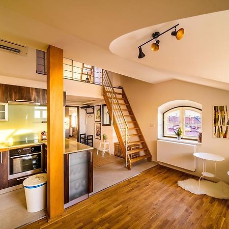 Rooftop Triplex Apartment In Centre Hradec Kralove Bagian luar foto