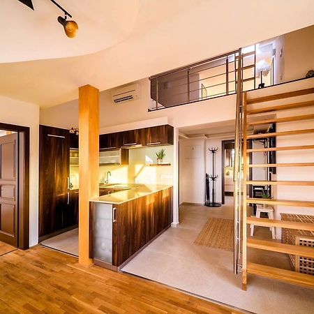 Rooftop Triplex Apartment In Centre Hradec Kralove Bagian luar foto