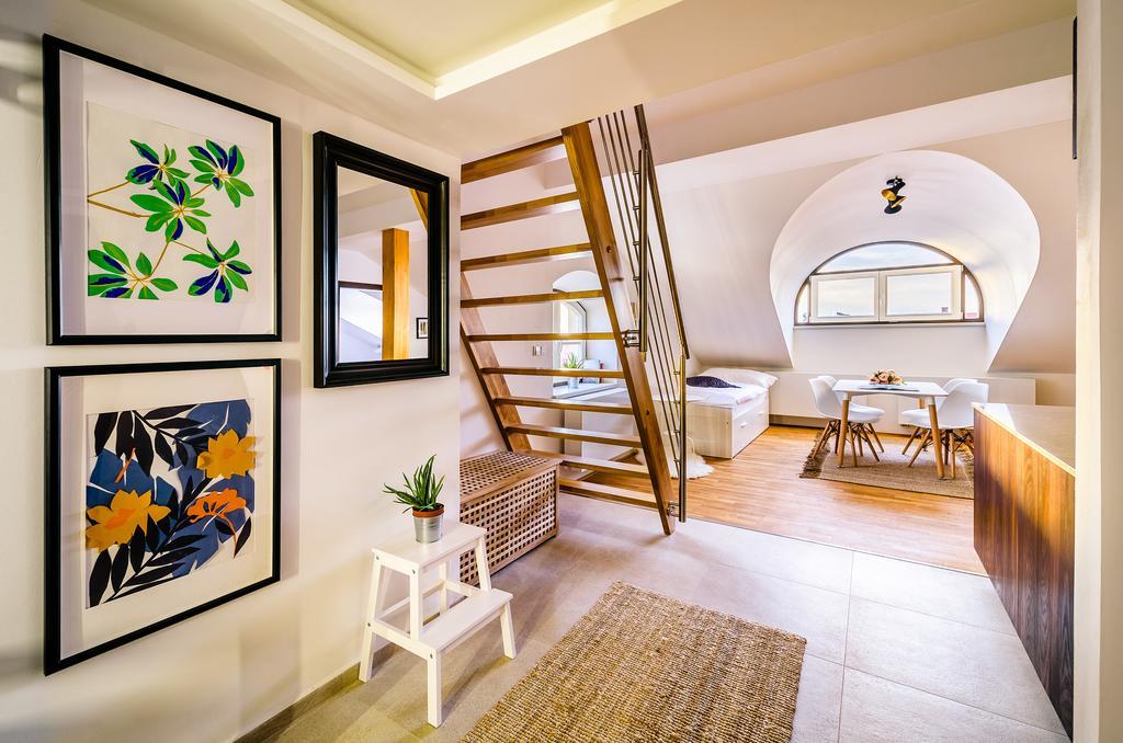 Rooftop Triplex Apartment In Centre Hradec Kralove Bagian luar foto