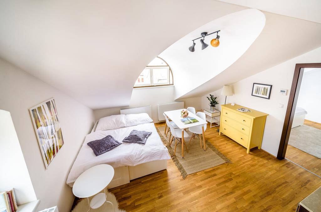 Rooftop Triplex Apartment In Centre Hradec Kralove Bagian luar foto