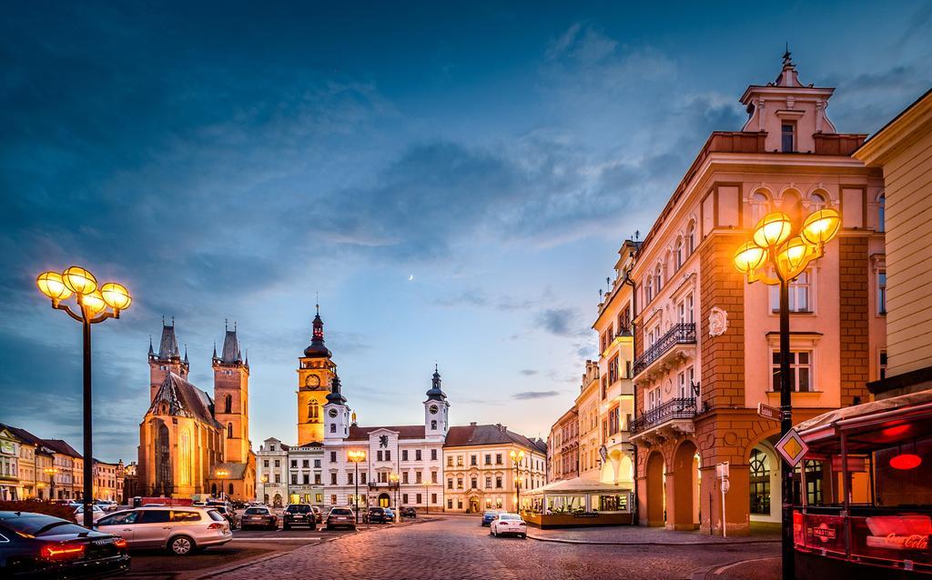 Rooftop Triplex Apartment In Centre Hradec Kralove Bagian luar foto