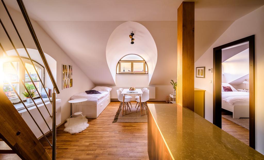 Rooftop Triplex Apartment In Centre Hradec Kralove Bagian luar foto